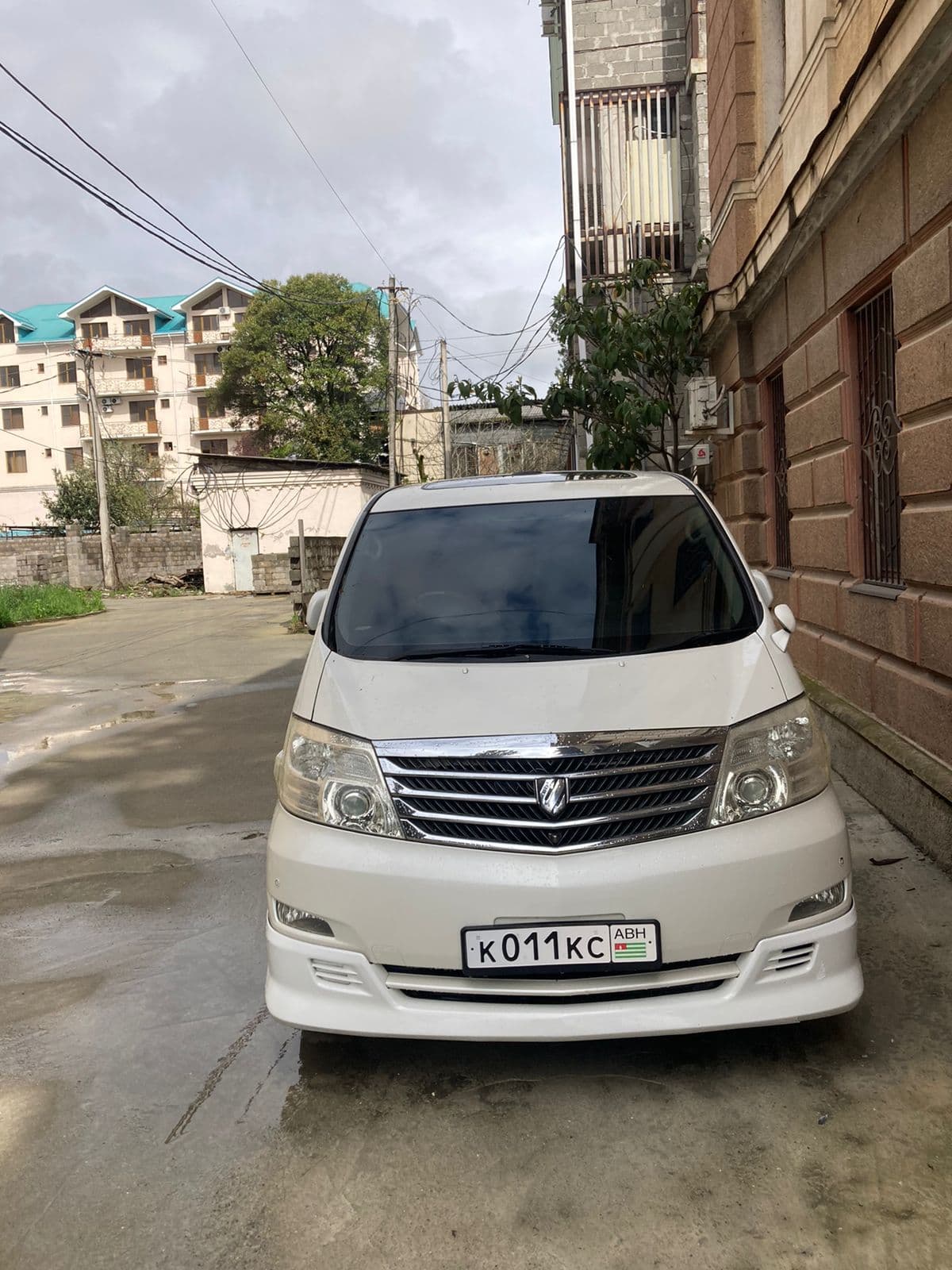 Продаю Toyota Alphard в хорошем состоянии